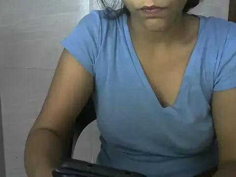 hot-skyler2 from StripChat is Freechat
