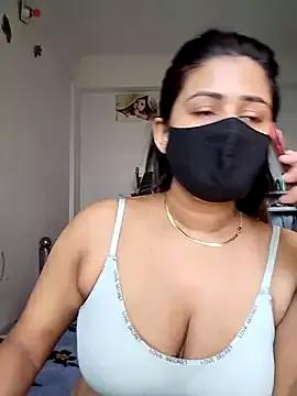 Discover our girls online shows and discover the company of countless livestreamers, with stunning shapes, sex toys and more.