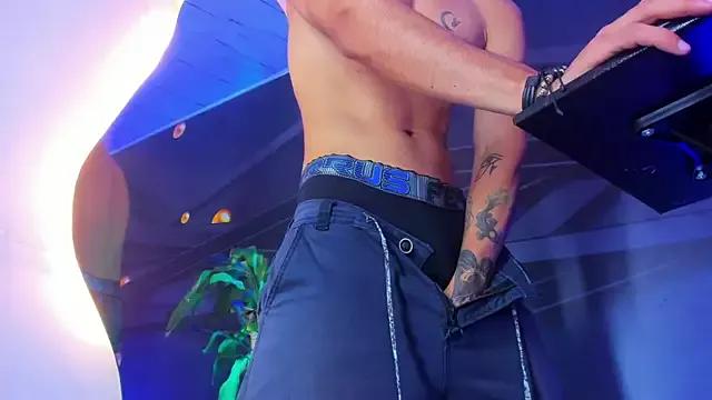 hot_alpha_boys from StripChat is Freechat