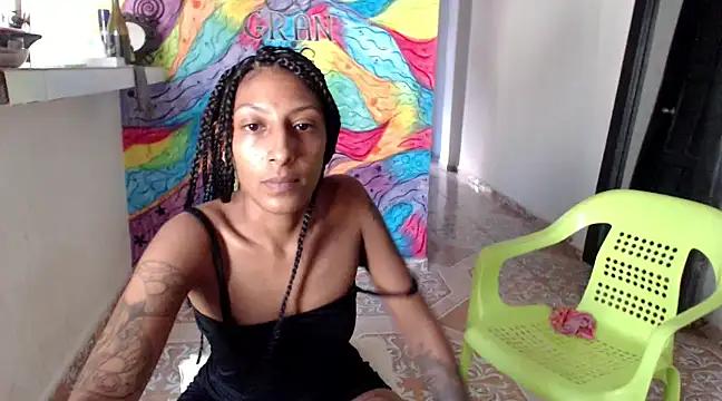 Discover our girls online shows and discover the company of countless livestreamers, with stunning shapes, sex toys and more.
