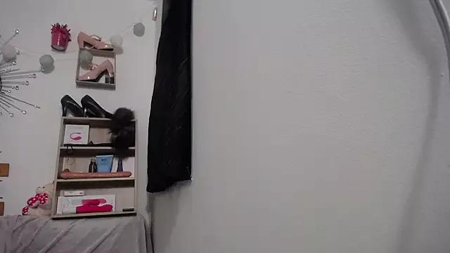 hotpurpleone from StripChat is Freechat