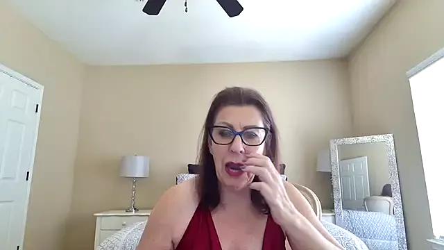 HotTxGilfMaggie from StripChat
