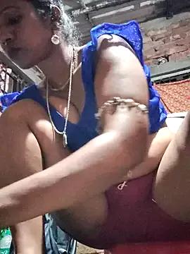 Hotty-dola from StripChat