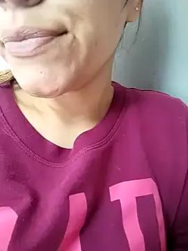 Hotwiffe webcams show profile image 
