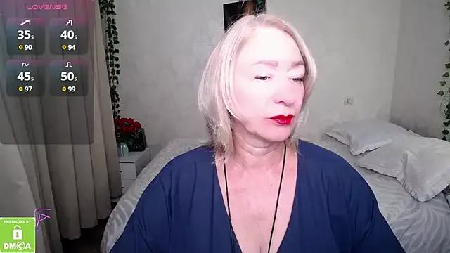 hunters_woman from StripChat is Freechat