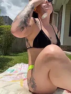 hurricanehayley777 from StripChat