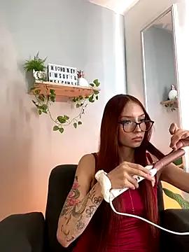 Discover our girls online shows and discover the company of countless livestreamers, with stunning shapes, sex toys and more.