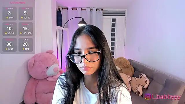 Discover our girls online shows and discover the company of countless livestreamers, with stunning shapes, sex toys and more.