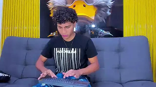 Iaandalton_ from StripChat