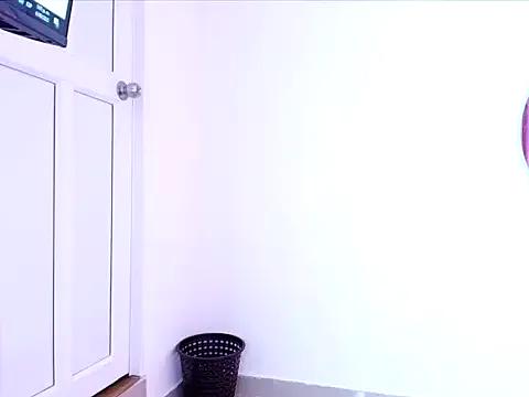 iiamsara from StripChat