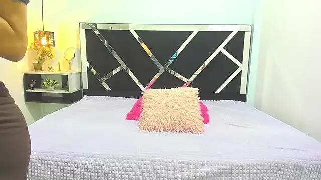 iisabella_noa from StripChat