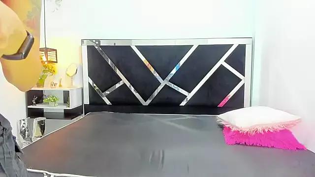 iisabella_noa from StripChat