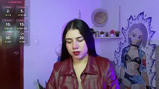 Discover our girls online shows and discover the company of countless livestreamers, with stunning shapes, sex toys and more.