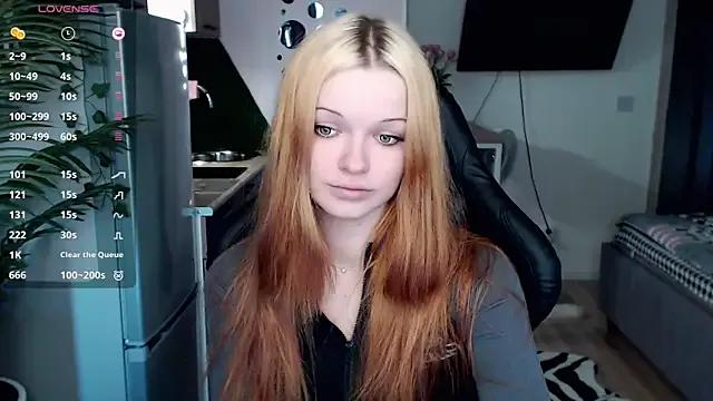 Discover our girls online shows and discover the company of countless livestreamers, with stunning shapes, sex toys and more.