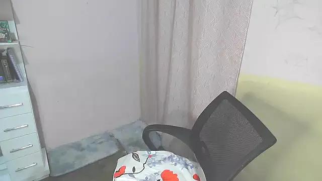 im_miauhg from StripChat