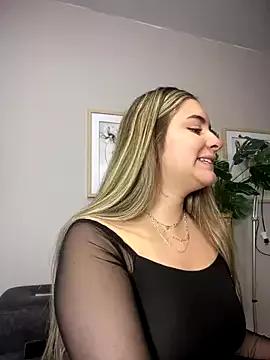 imlindapink from StripChat