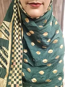 Indian-Aleena from StripChat is Freechat