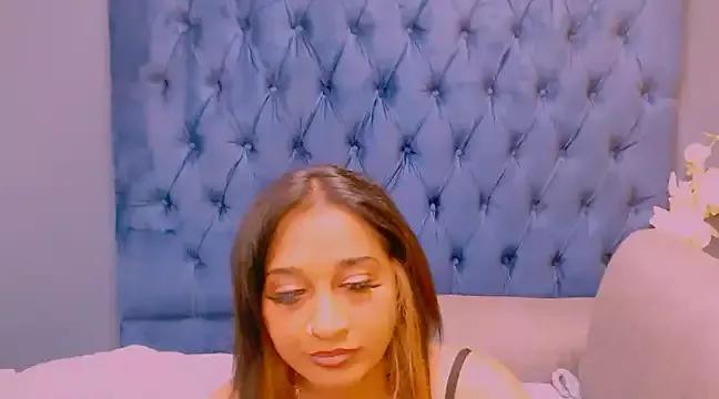 Discover our girls online shows and discover the company of countless livestreamers, with stunning shapes, sex toys and more.