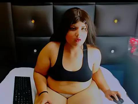Discover our girls online shows and discover the company of countless livestreamers, with stunning shapes, sex toys and more.