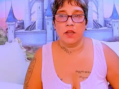 indianroxy from StripChat