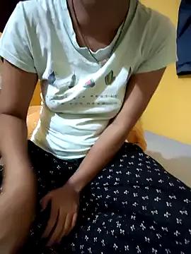 Innocent-pilla from StripChat