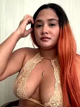 Discover our girls online shows and discover the company of countless livestreamers, with stunning shapes, sex toys and more.