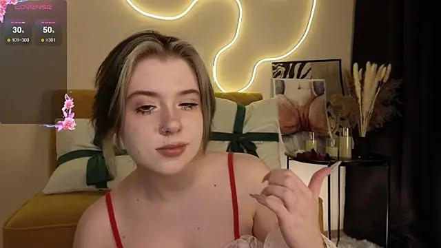 Iris_lolly from StripChat