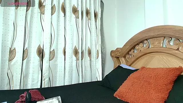iris_mandarine from StripChat