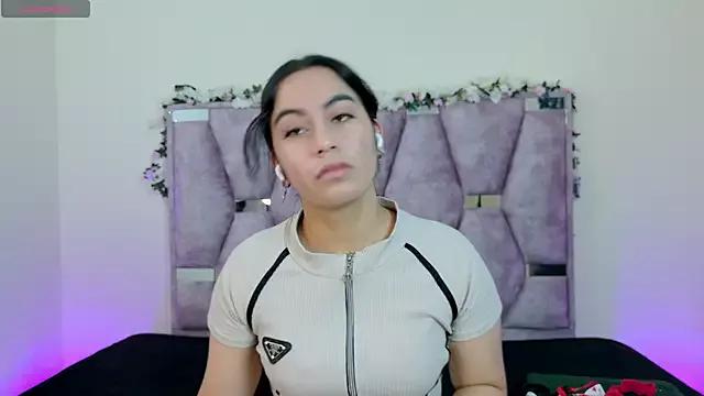 Iris_mandarinne from StripChat is Freechat