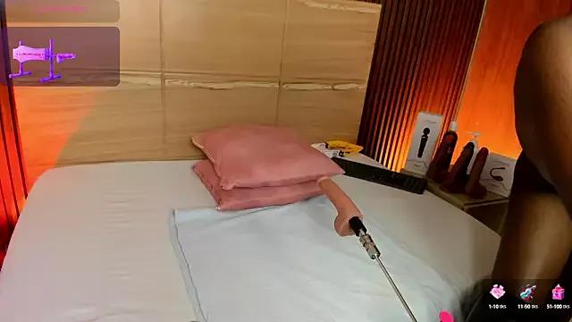 iris_violeta from StripChat