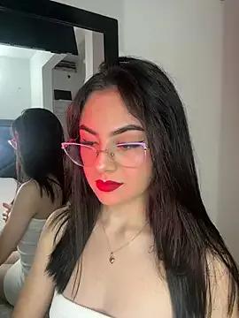 IrisBrowm from StripChat