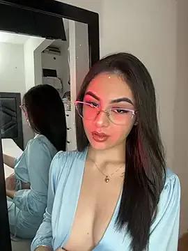 IrisBrowm from StripChat
