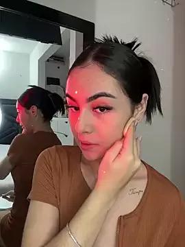 IrisBrowm from StripChat