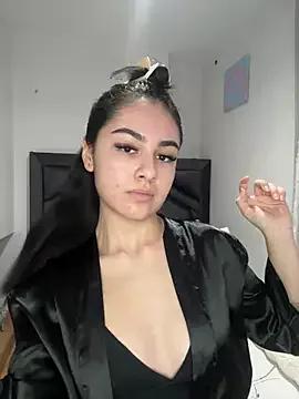 IrisBrowm from StripChat