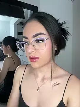 IrisBrowm from StripChat