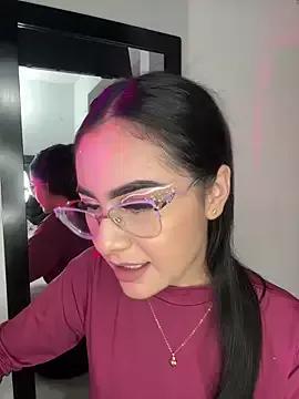 IrisBrowm from StripChat