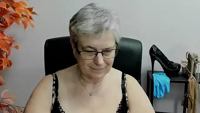 IrisDream from StripChat