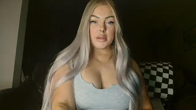 irishfreckles from StripChat