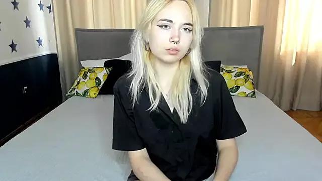 Iriska_mini from StripChat