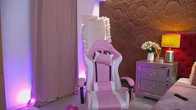 IrisMonn from StripChat