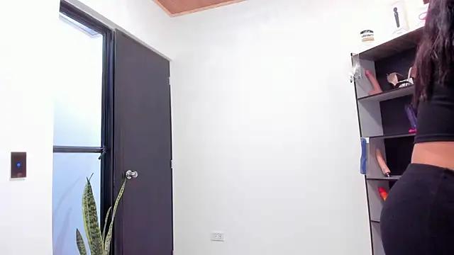 iriss_25 from StripChat