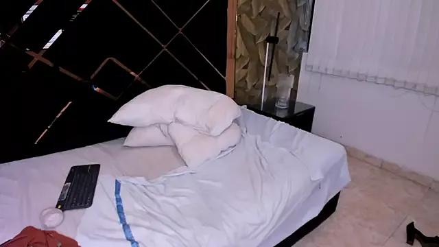isa_bella5 from StripChat is Freechat