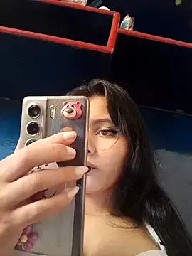 Isaa-bell from StripChat