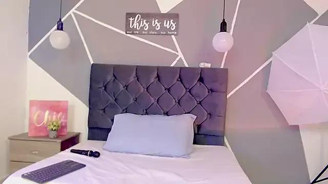 Discover our girls online shows and discover the company of countless livestreamers, with stunning shapes, sex toys and more.