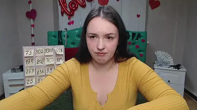 Discover our girls online shows and discover the company of countless livestreamers, with stunning shapes, sex toys and more.