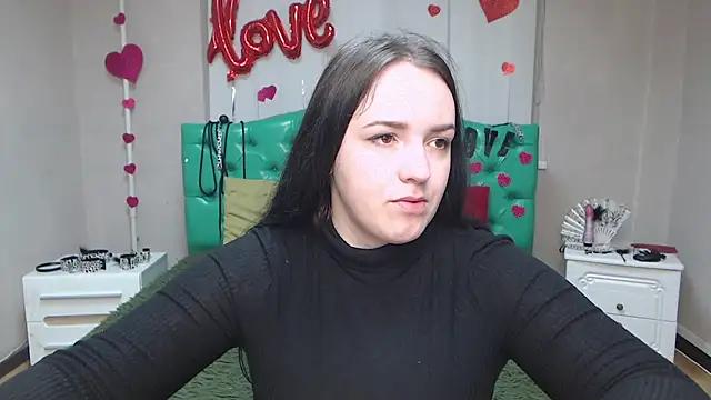 Discover our girls online shows and discover the company of countless livestreamers, with stunning shapes, sex toys and more.