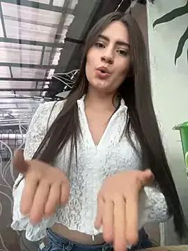Discover our girls online shows and discover the company of countless livestreamers, with stunning shapes, sex toys and more.