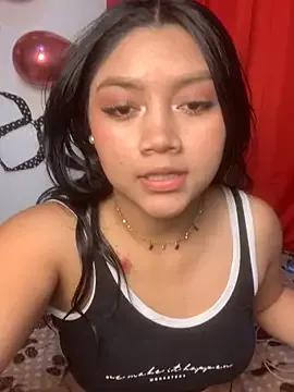 Isabella_Gold from StripChat is Freechat