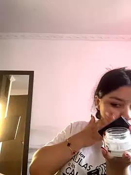 Isabella_Gold from StripChat is Freechat