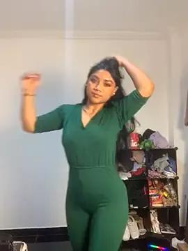 Isabella_Gold from StripChat is Freechat